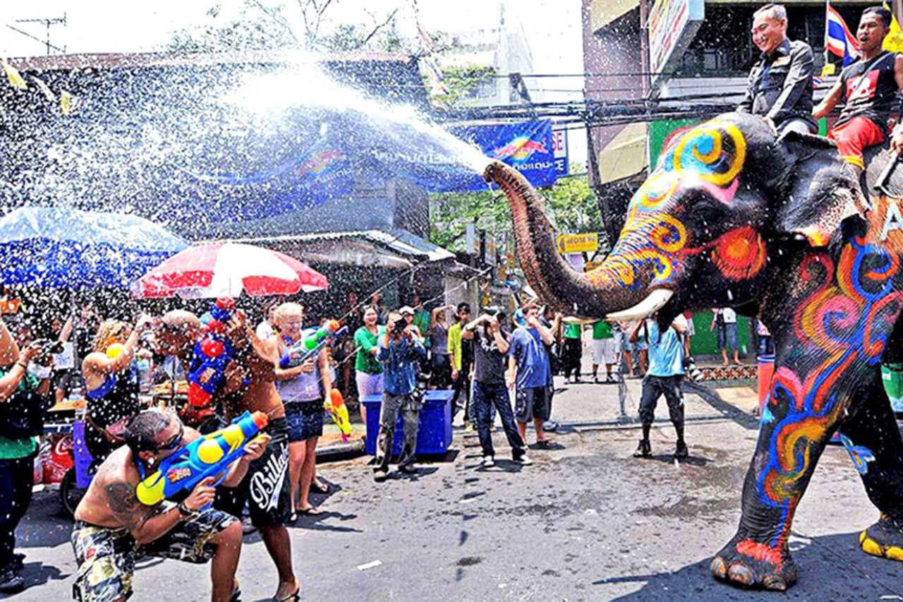 Khám phá những mùa lễ hội trong năm của Thái Lan - Lễ hội té nước SongKran