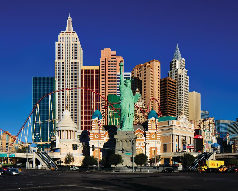 Tàu lượn đưa chúng ta chinh phục một vùng trời Vegas