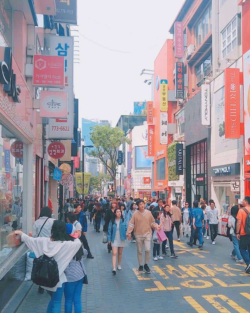 Ngay cả đường phố cũng là một phối cảnh tuyệt đẹp tour du lịch Hàn Quốc giá bao nhiêu